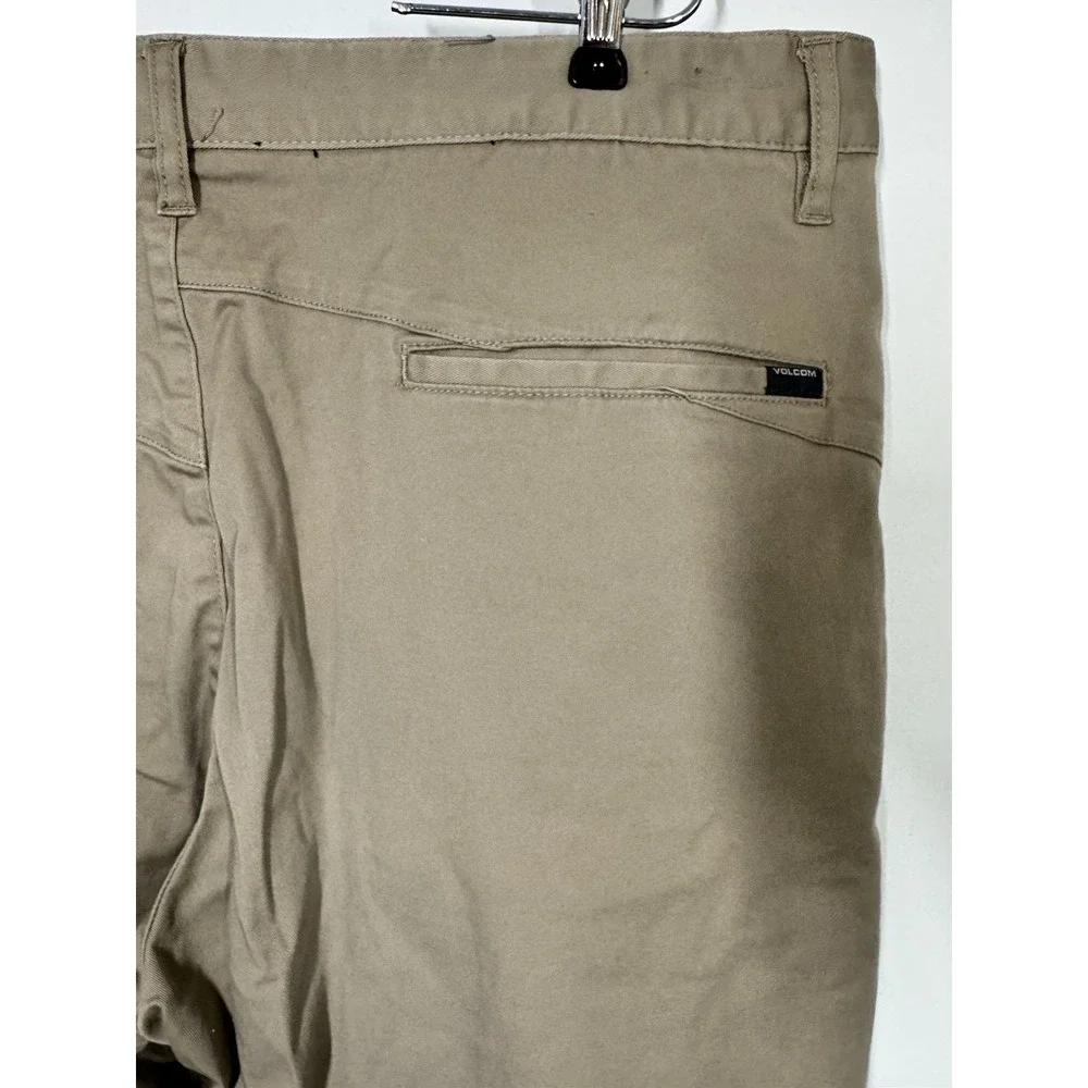 Volcom Mens Frickin Modern Stretch Shorts Flat Front Chino Casual Preppy Size 40